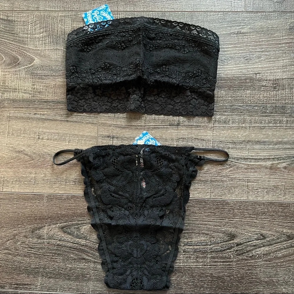 Free People Bralette and Panty (Lot of‎ 2)